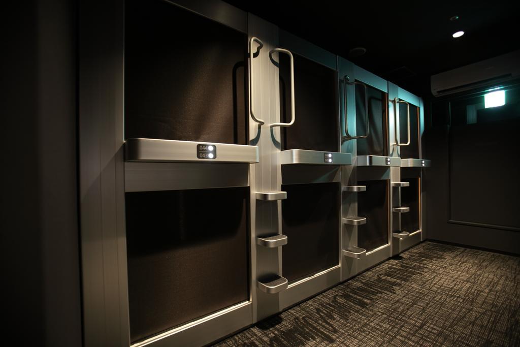 New Japan Capsule Hotel Cabana Ōsaka Exterior foto