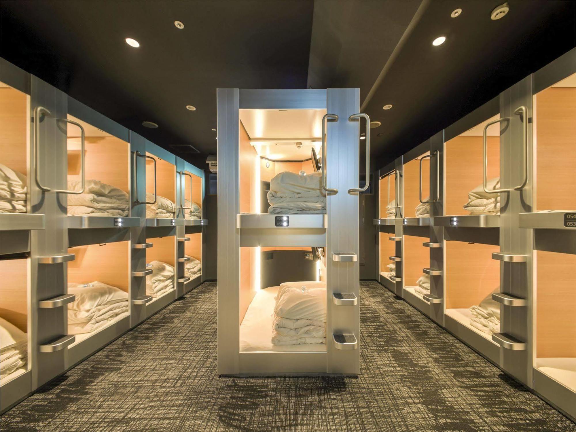 New Japan Capsule Hotel Cabana Ōsaka Exterior foto