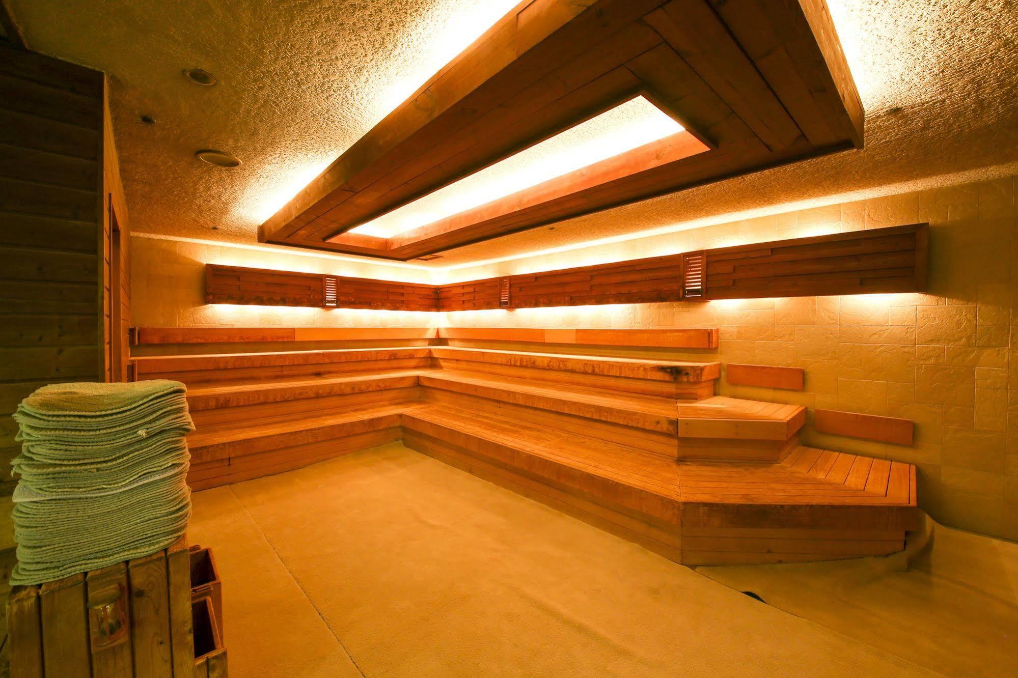 New Japan Capsule Hotel Cabana Ōsaka Exterior foto